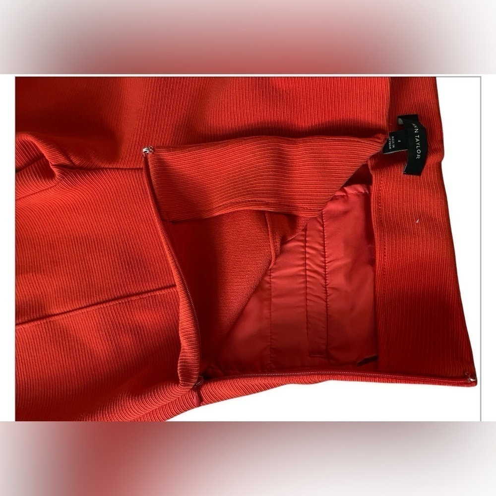 Ann Taylor Button Trim Kick Crop Pant, SZ: 4, Vibrant Red - Picture 9 of 10
